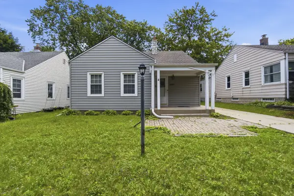 4640 N Woodruff Ave, Whitefish Bay, WI 53211