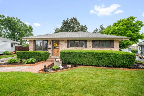 N89W15288 Jefferson Ave, Menomonee Falls, WI 53051
