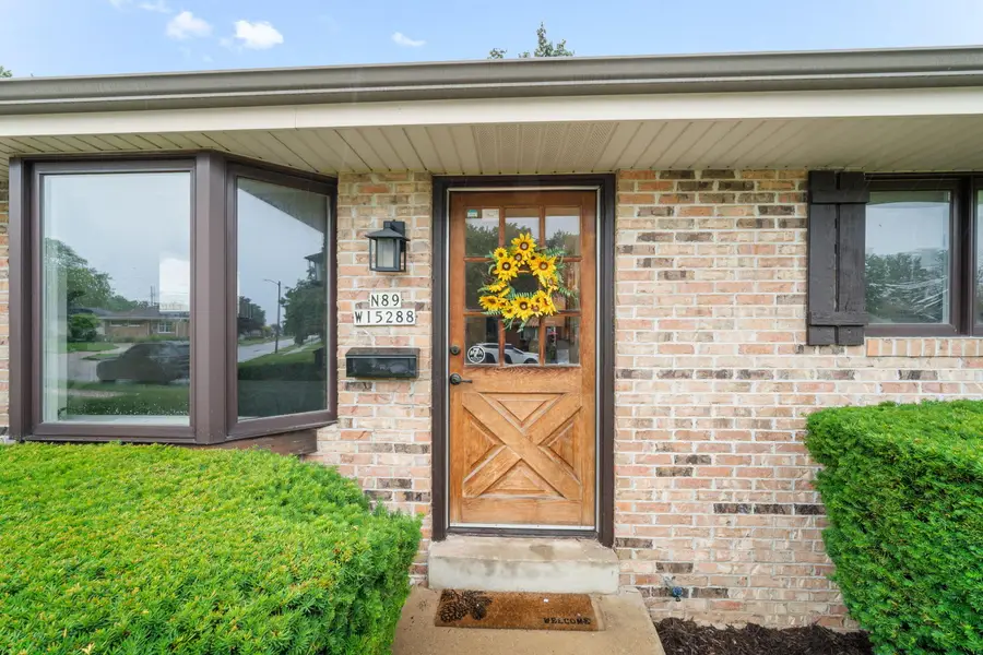 N89W15288 Jefferson Ave, Menomonee Falls, WI 53051 - #3