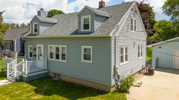 1006 13th Ave, Grafton, WI 53024