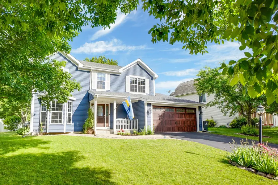 2549 Fox River Pkwy, Waukesha, WI 53189 - #2