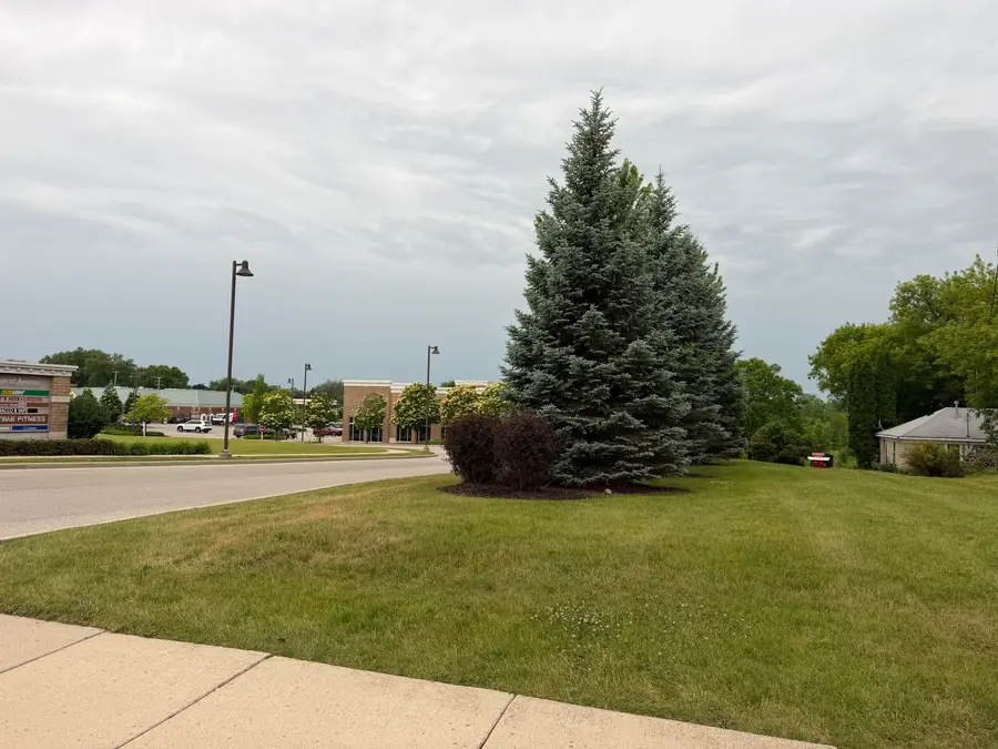W140N5683 Lilly Rd, Menomonee Falls, WI 53051 - #2