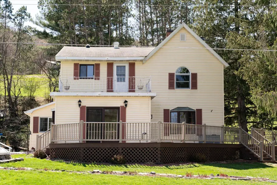S921 Sveum Ridge Rd, Coon Valley, WI 54623 - #2