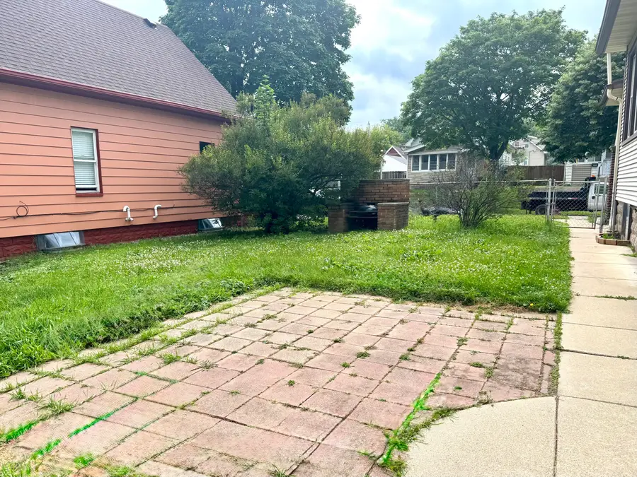 16 S 58th St, West Allis, WI 53214 - #2