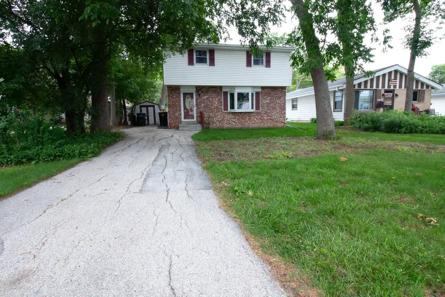 11634 W Dearbourn Ave, Wauwatosa, WI 53226 - #2