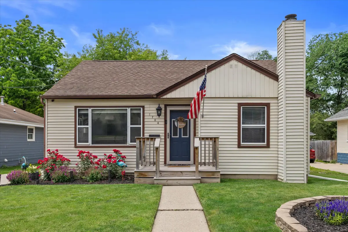 1704 Murray Ave, Waukesha, WI 53186 - #1