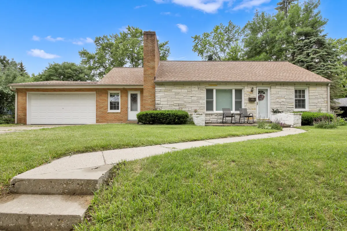 5307 N 107th St, Milwaukee, WI 53225 - #1