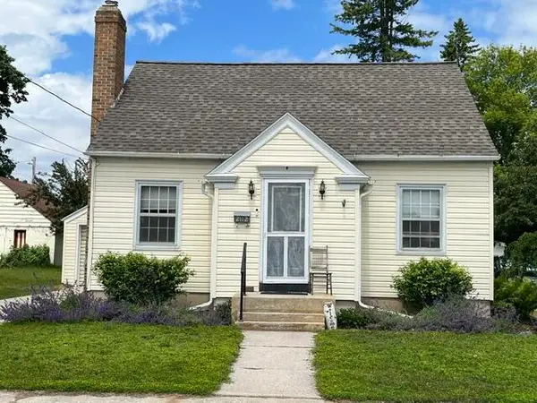 2112 30 St, Two Rivers, WI 54241