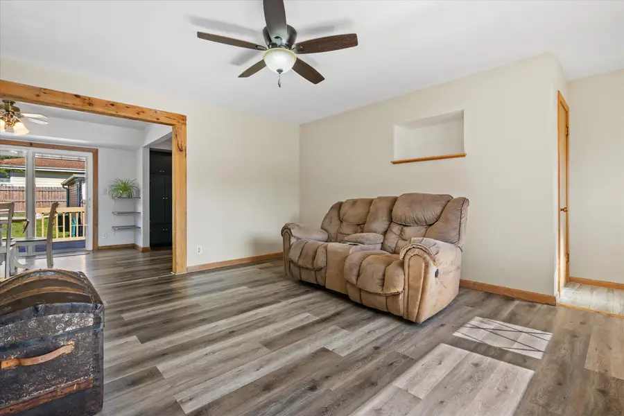 W148N8416 Albert Pl, Menomonee Falls, WI 53051 - #2