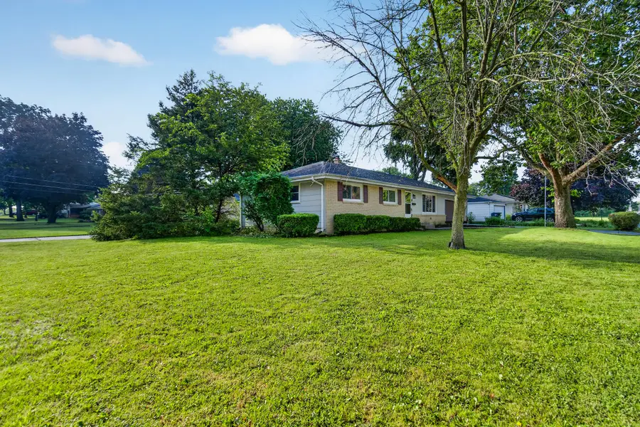 W172N9256 Shady Ln, Menomonee Falls, WI 53051 - #3