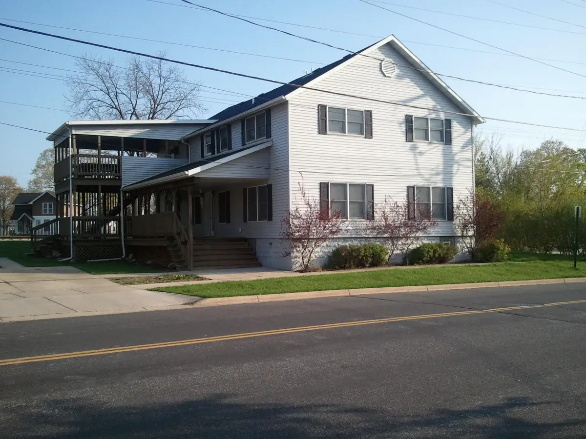 610 E Wisconsin St, Delavan, WI 53115 - #1