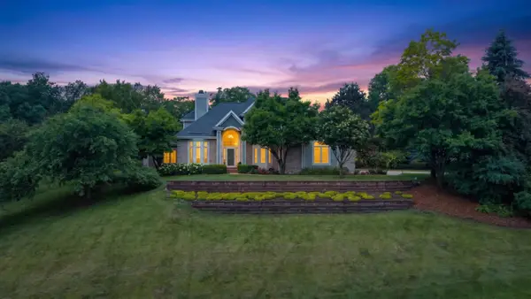 1411 Windy Knoll Dr, Richfield, WI 53033