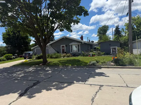 4765 N 117th St, Wauwatosa, WI 53225