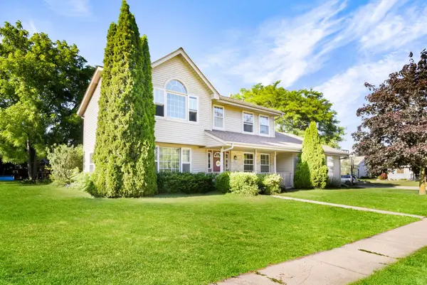 N172W20516 Hazelwood Ln, Jackson, WI 53037