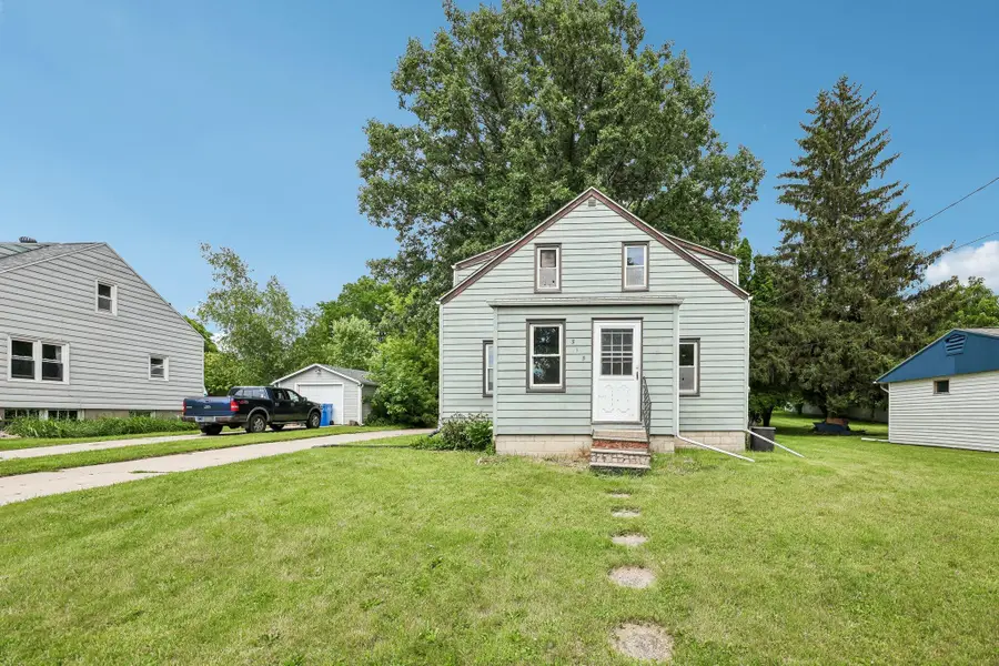 315 E Water St, Watertown, WI 53094 - #2
