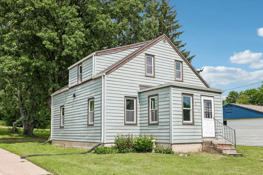 315 E Water St, Watertown, WI 53094 - #3