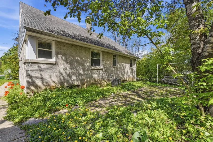 6706 N 54th St, Milwaukee, WI 53223 - #2