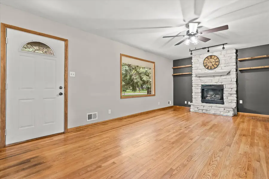 N64W14161 Lincoln Ln, Menomonee Falls, WI 53051 - #2