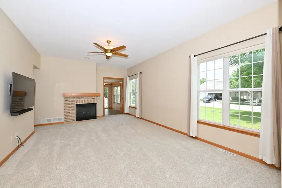 N57W24093 N Sycamore Cir, Sussex, WI 53089 - #3