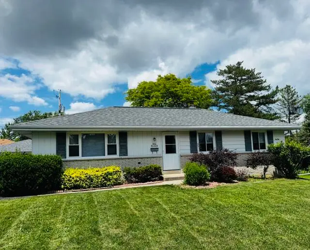 N92W17274 Forest Dr, Menomonee Falls, WI 53051 - #1