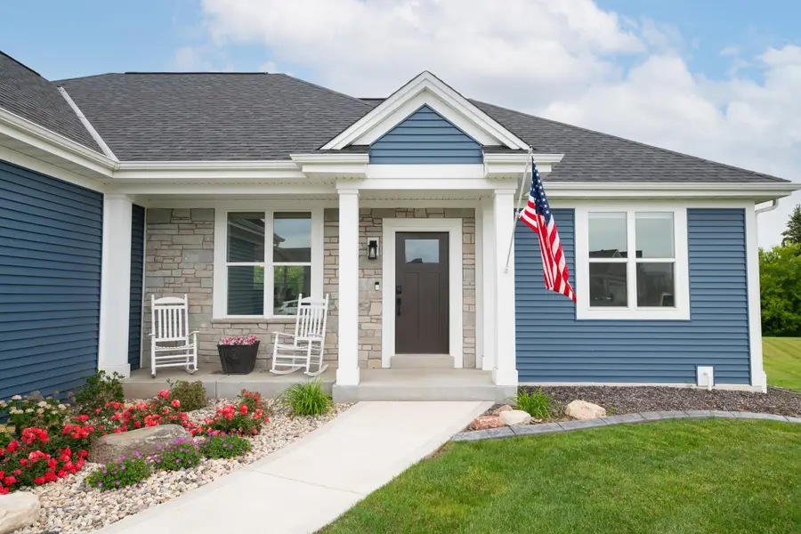 1907 N Teton Trl, Grafton, WI 53024 - #2