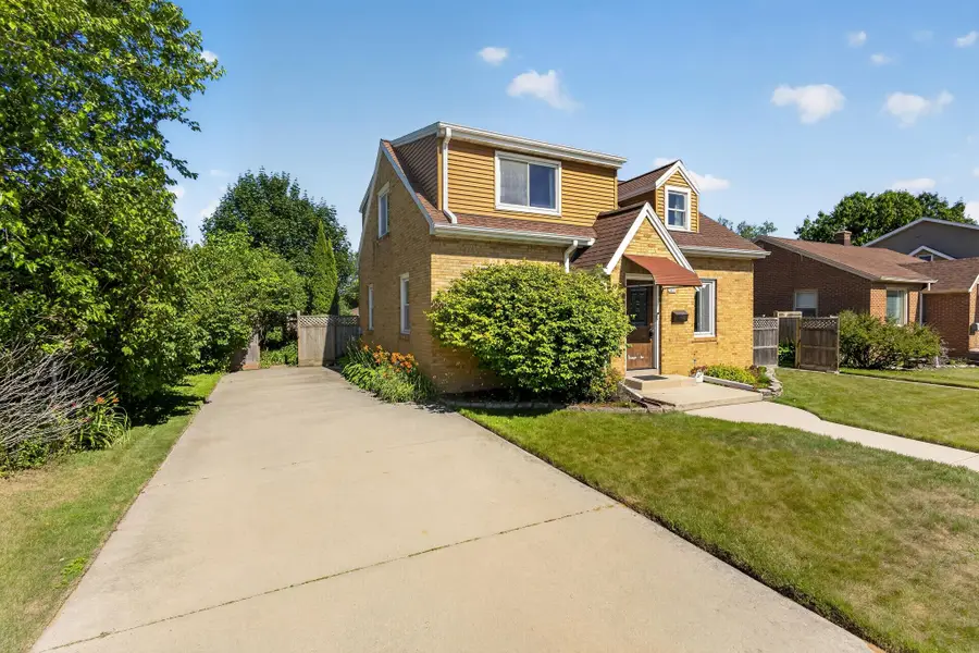 2833 S 10th St, Sheboygan, WI 53081 - #2