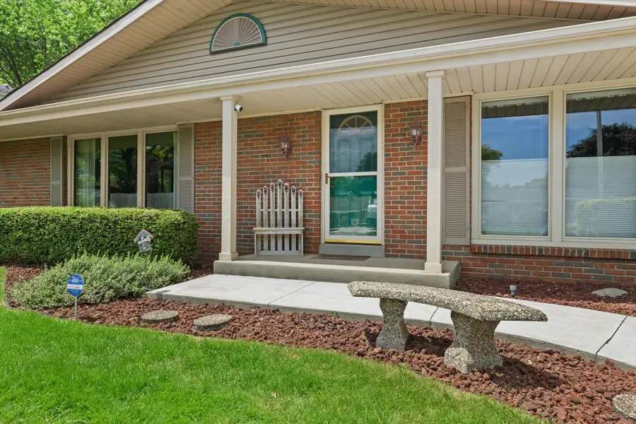 5442 Gallant Fox Ln, Caledonia, WI 53402 - #3