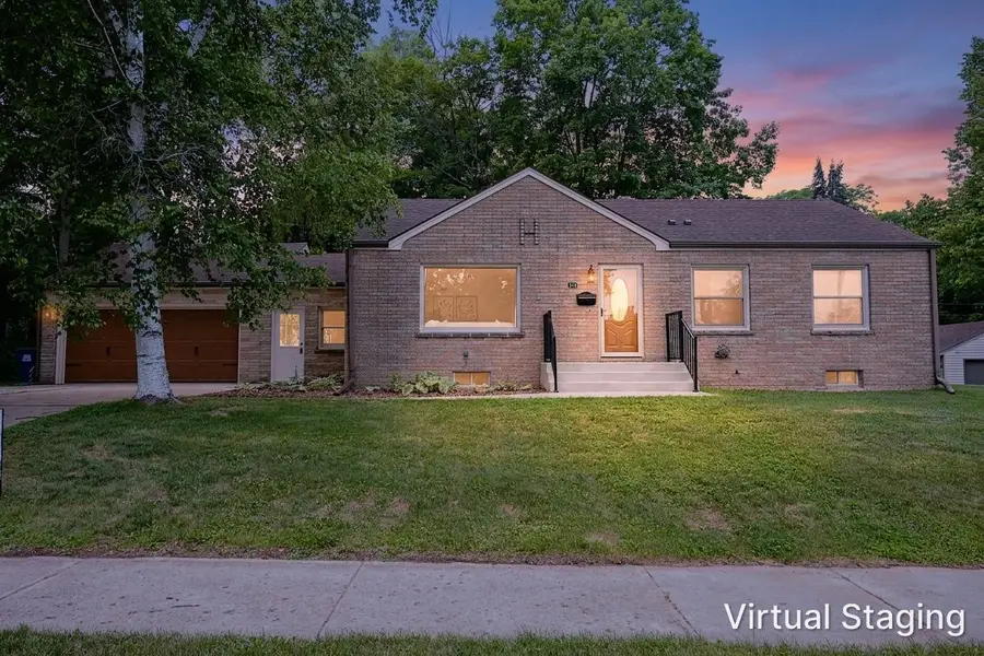 335 S High St, Port Washington, WI 53074 - #2
