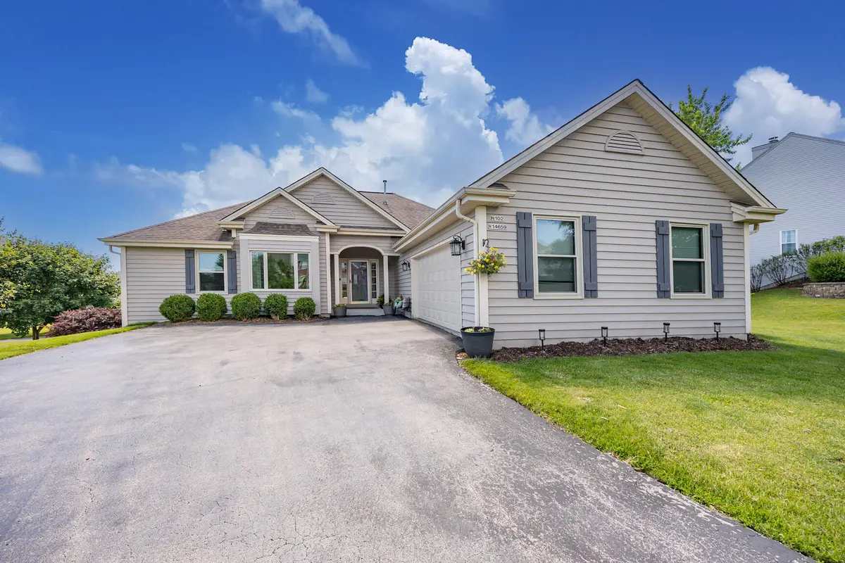N102W14659 Providence Ct, Germantown, WI 53022 - #1