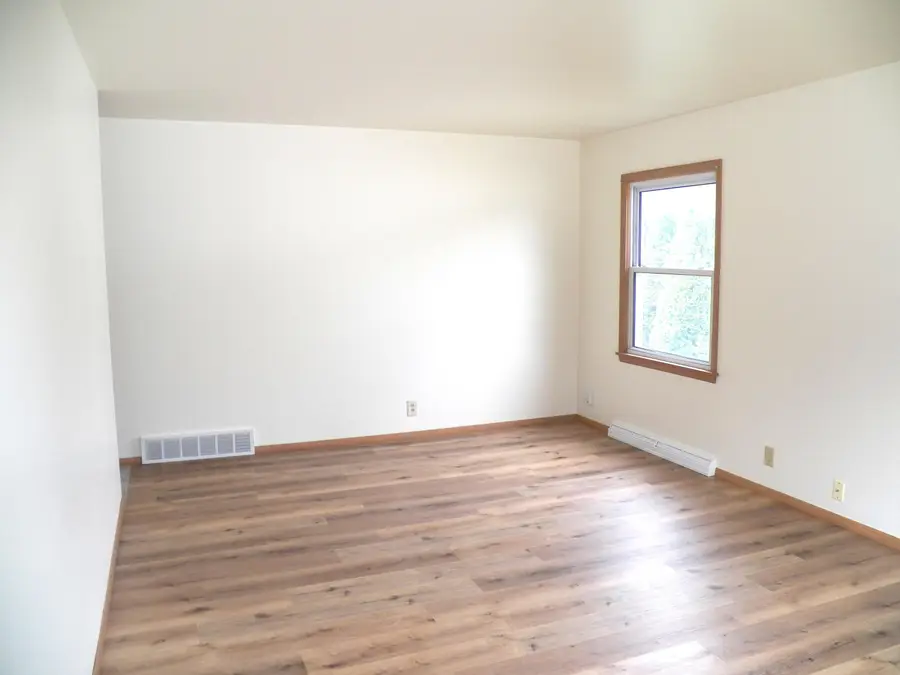 3609 Meadow Ln, Manitowoc, WI 54220 - #2
