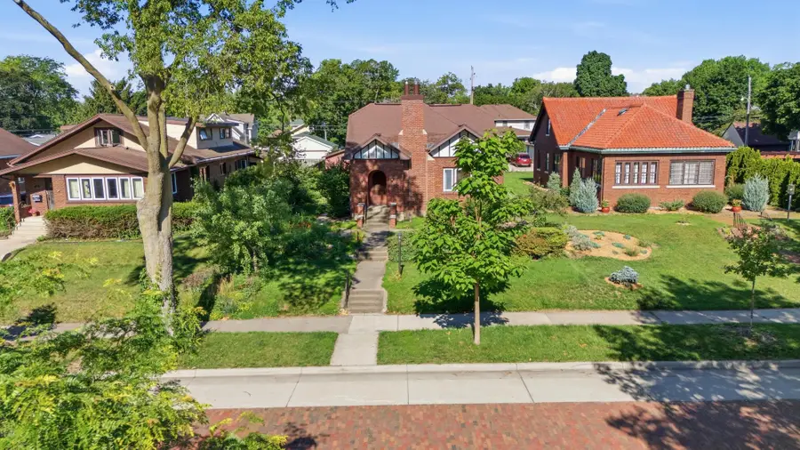 224 S 20th St, La Crosse, WI 54601 - #3
