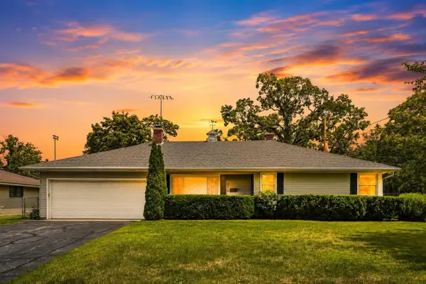 926 Parkview Ln, Mukwonago, WI 53149
