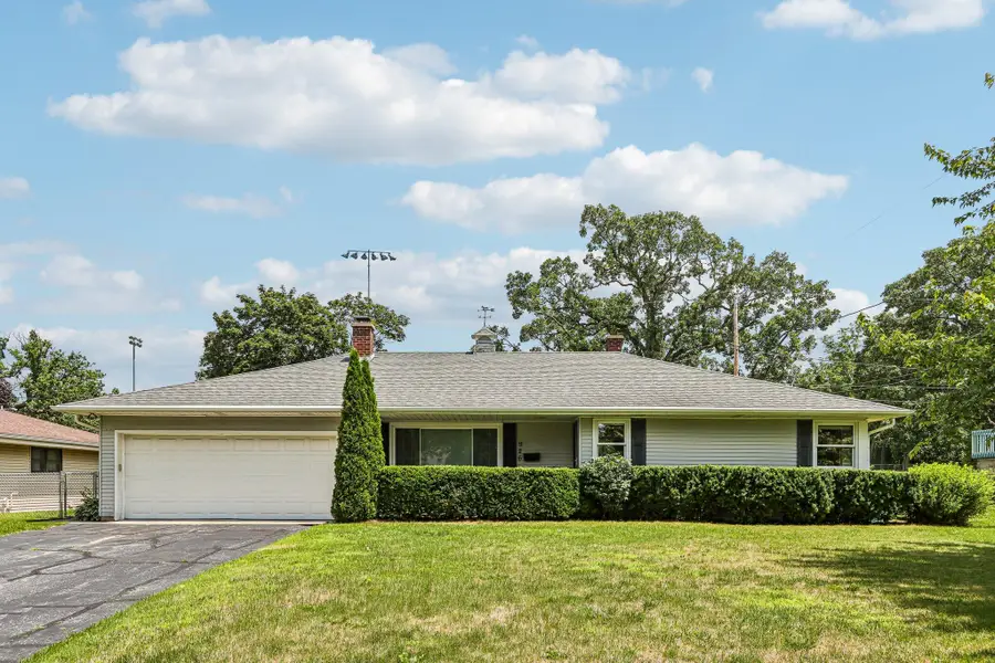 926 Parkview Ln, Mukwonago, WI 53149 - #2