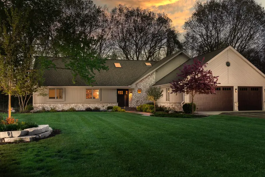 14920 Clare-bridge Ln, Brookfield, WI 53005 - #2