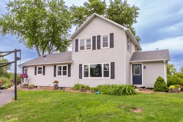 536 89th St, Twin Lakes, WI 53181