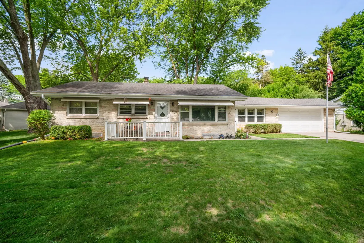 3303 N Knoll Blvd, Wauwatosa, WI 53222 - #1