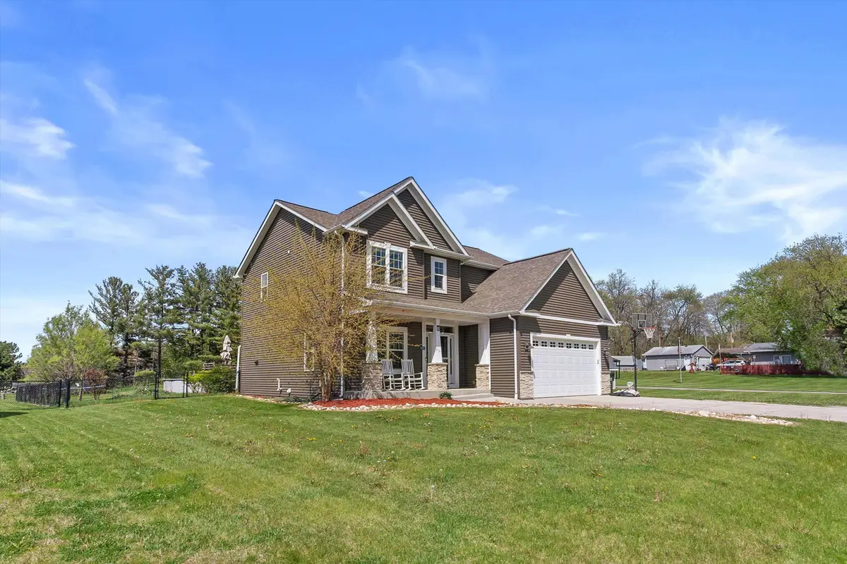 320 W Hunt Ave, Twin Lakes, WI 53181 - #1