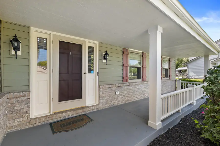 W143N10771 Wooded Hills Dr, Germantown, WI 53022 - #2