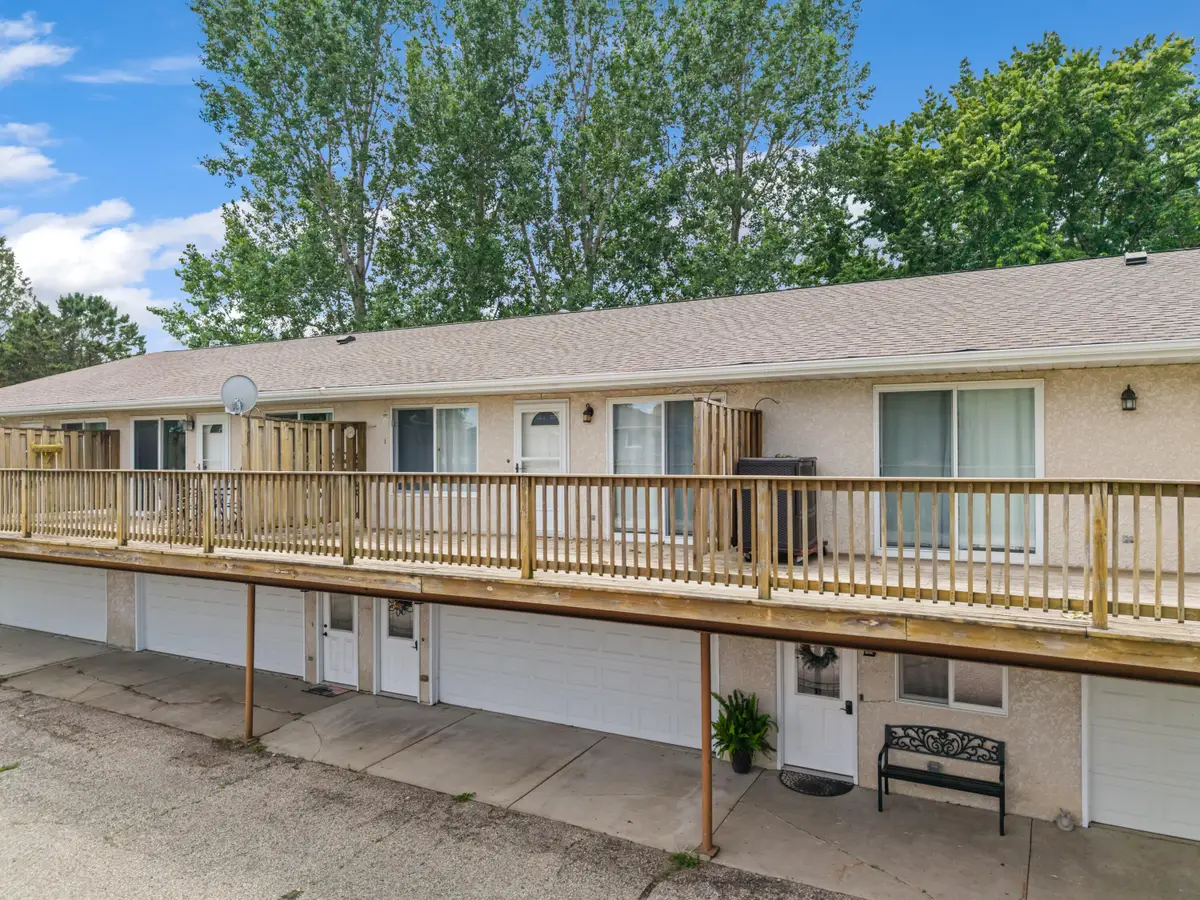 815 Kingston St N, Caledonia, MN 55921 - #1