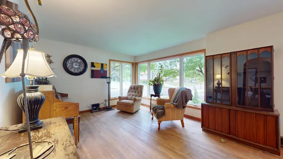 2402 S 9th St, Manitowoc, WI 54220 - #3