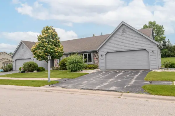 W178N9858 Riversbend Cir E, Germantown, WI 53022