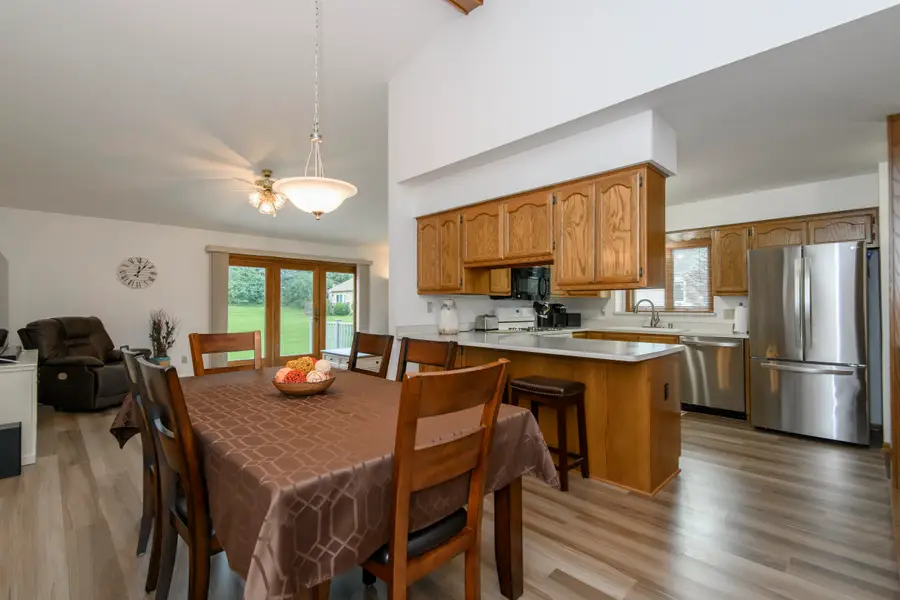 W178N9858 Riversbend Cir E, Germantown, WI 53022 - #3