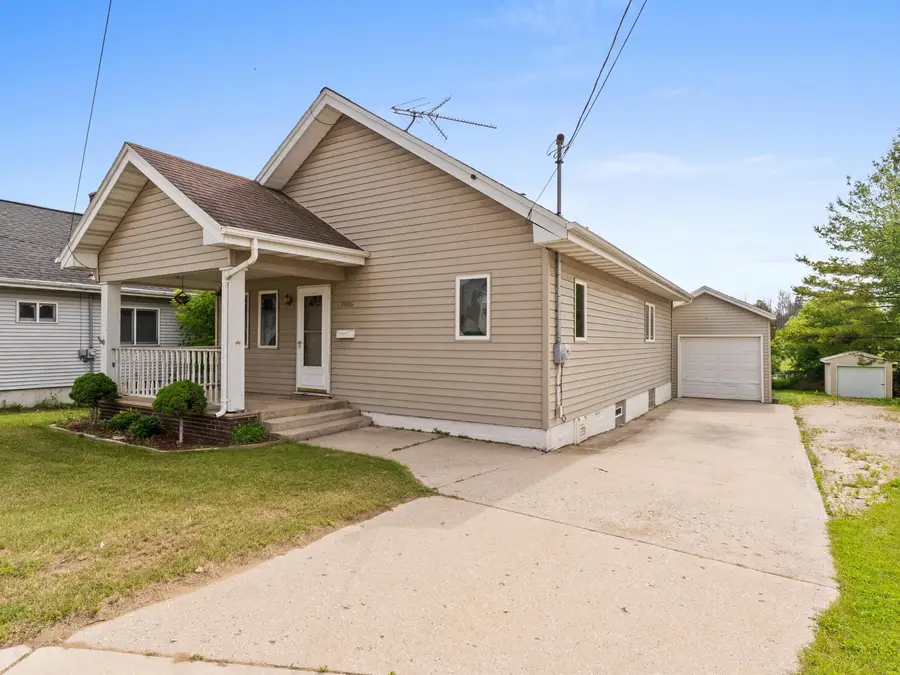 2906 Forest Ave, Two Rivers, WI 54241 - #2