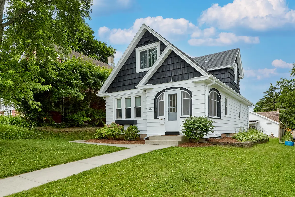 220 S Hartwell Ave, Waukesha, WI 53186 - #1