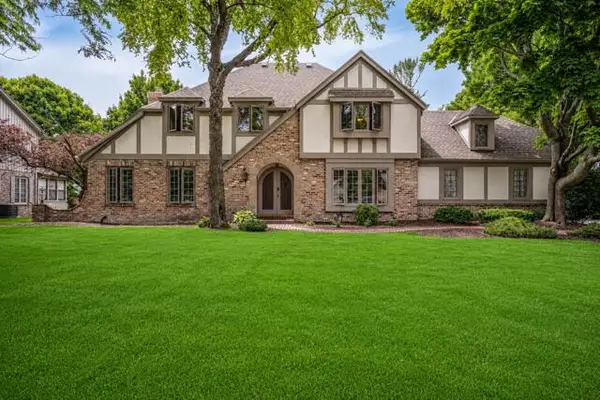 3 Maplewood Ct, Wind Point, WI 53402