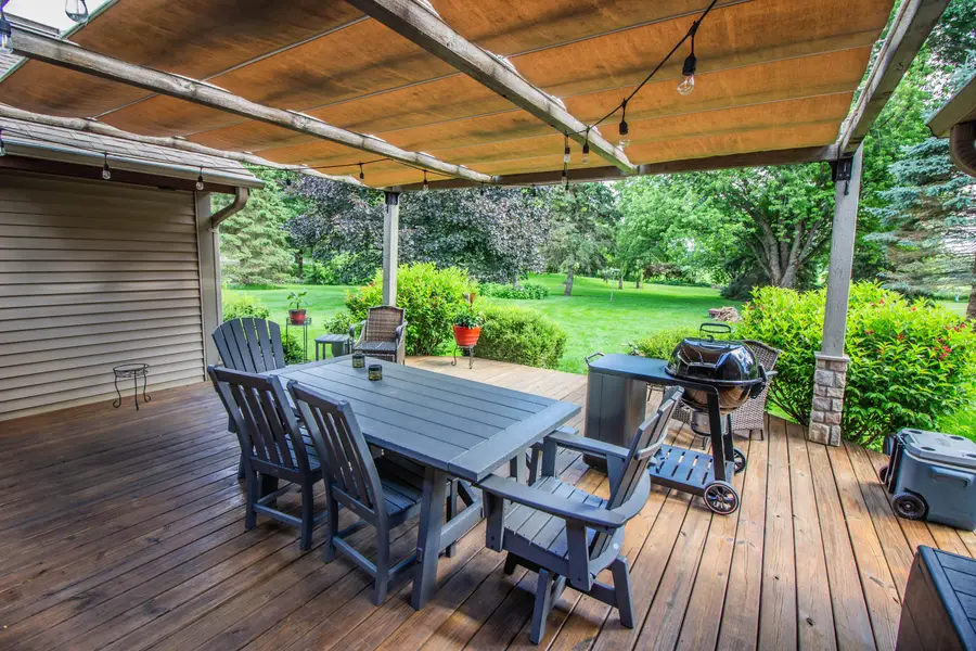 W273S2261 Drumlin Dr, Waukesha, WI 53188 - #3