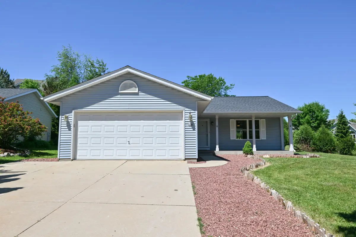 585 Ashley Ave, Port Washington, WI 53074 - #1