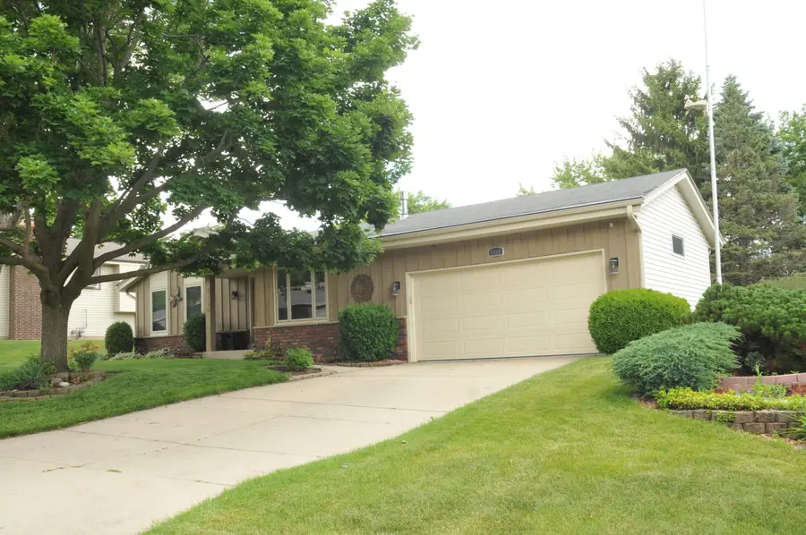 8150 S 58th St, Franklin, WI 53132 - #3