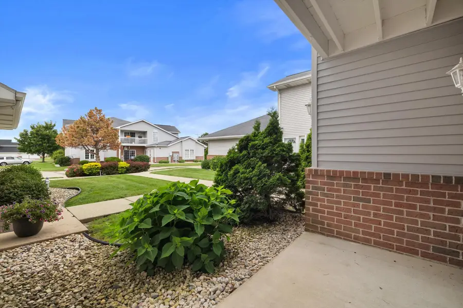 1296 Village Centre Dr, Somers, WI 53144 - #3