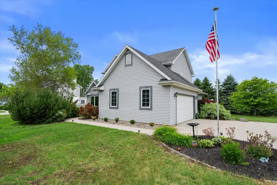 235 W Redding Cir, Belgium, WI 53004 - #3